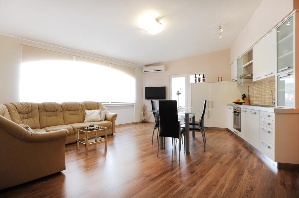 Jaz Apartment *
